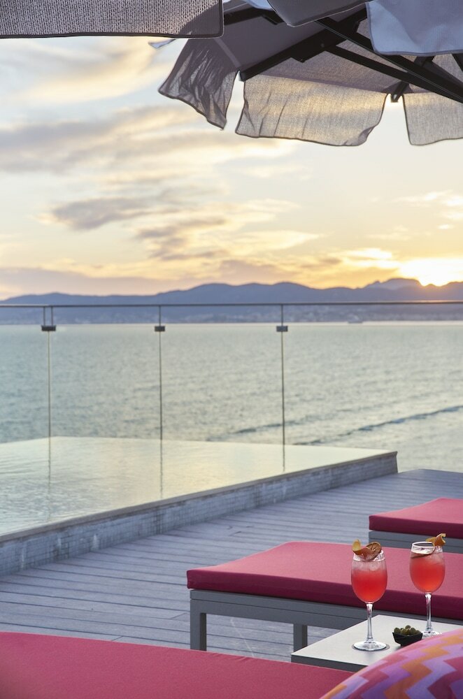 Hotel Pure Salt Garonda