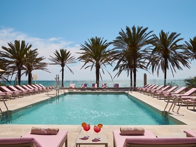Hotel Pure Salt Garonda