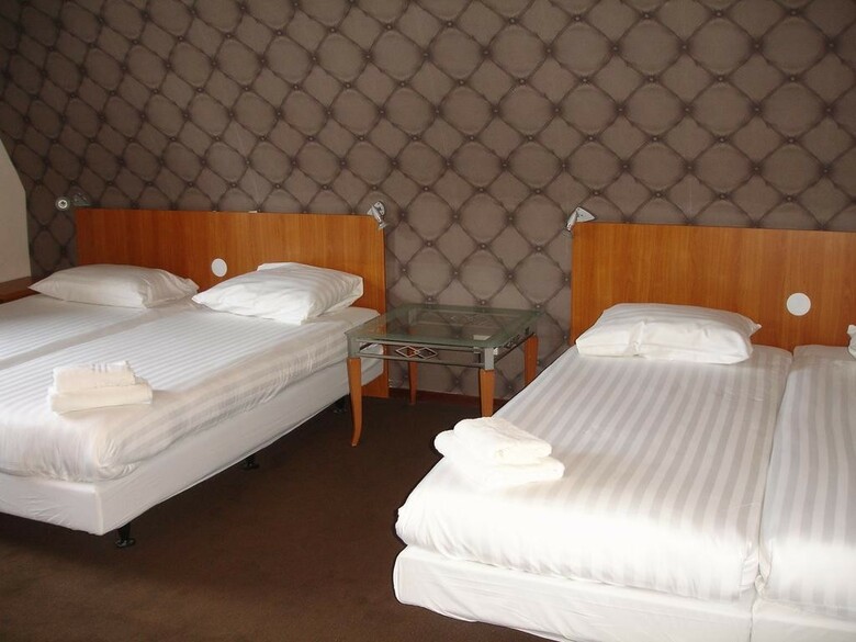 Hotel 74