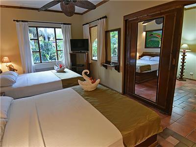 Canciones Del Mar Hotel