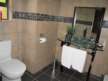 24 Onvrey Boutique Hotel