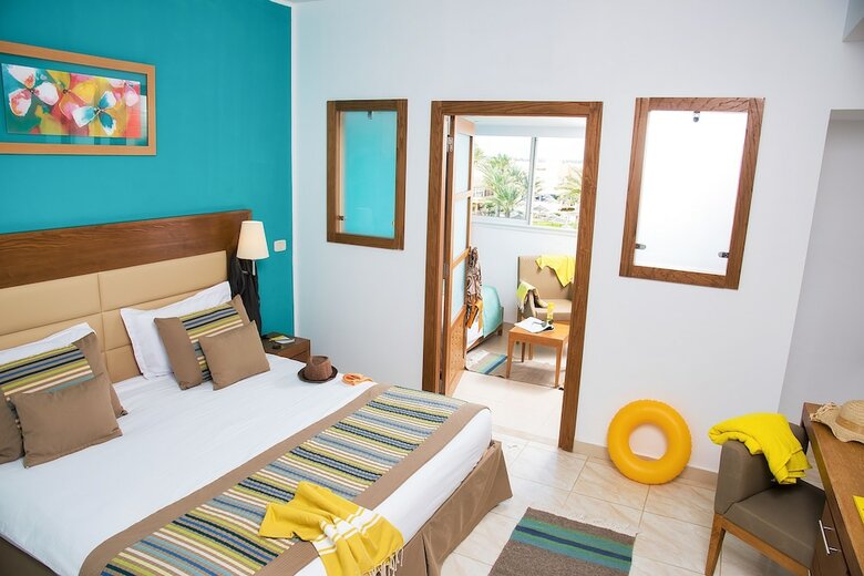 Hotel Aqi Skanes Resort