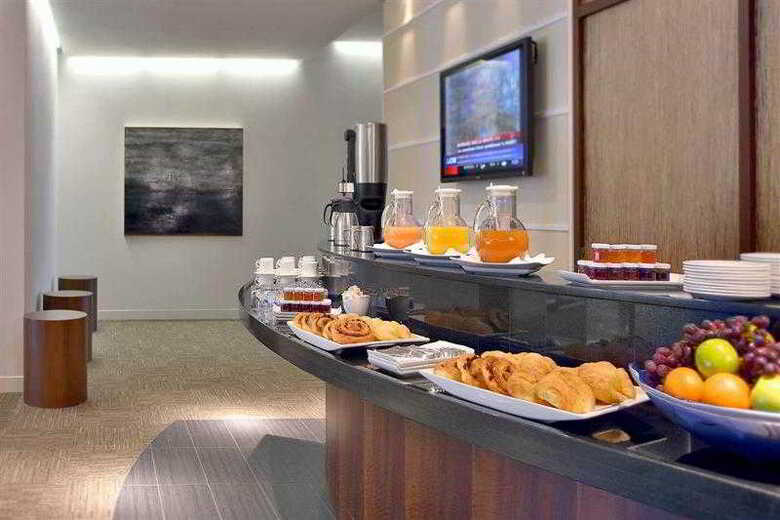 Hotel Novotel Montreal Airport