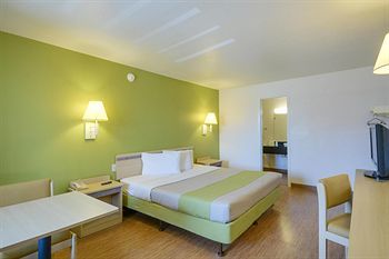 Motel 6 Houston - Baytown East