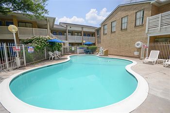 Motel 6 Houston - Baytown East