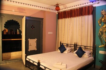 Hotel Udai Niwas On Lake Pichola
