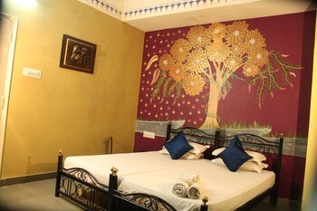 Hotel Udai Niwas On Lake Pichola