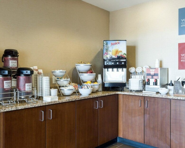 Hotel Comfort Inn & Suites