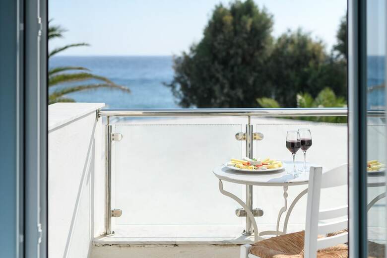 Hotel Alesahne Beach