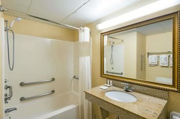 Hotel Baymont Inn & Suites West Lebanon