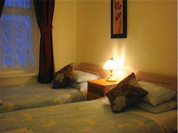 The Holmeleigh Hotel - Guest House