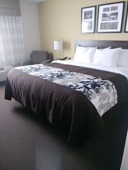 Hotel Sleep Inn & Suites