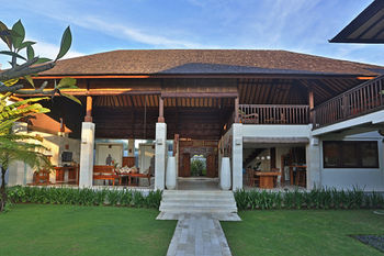 Apartamento Nelayan Villa
