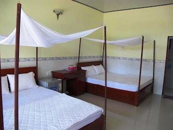 Hotel Nhat Lan Resort