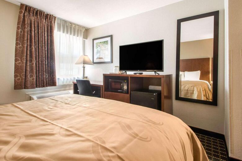 Hotel Roadstar Inn