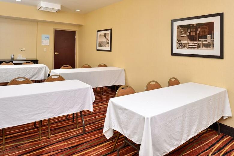 Holiday Inn Express Hotel & Suites Austin - Sunset Valley