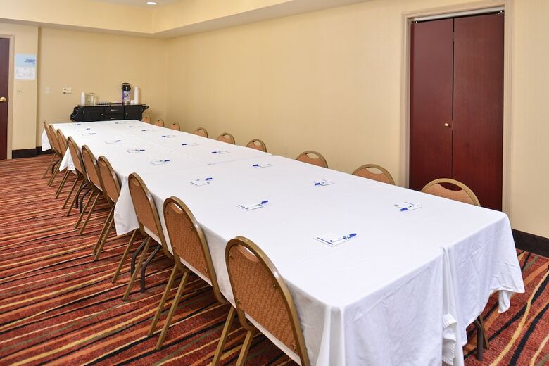 Holiday Inn Express Hotel & Suites Austin - Sunset Valley