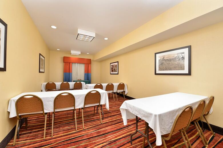 Holiday Inn Express Hotel & Suites Austin - Sunset Valley