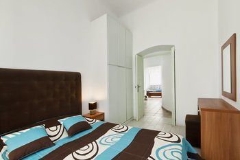 Noni's Apartments