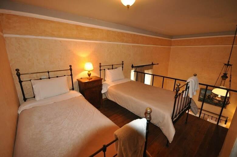 Nafsimedon Hotel