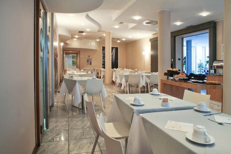 Hotel Studios