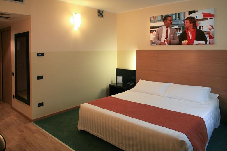 Hotel Studios