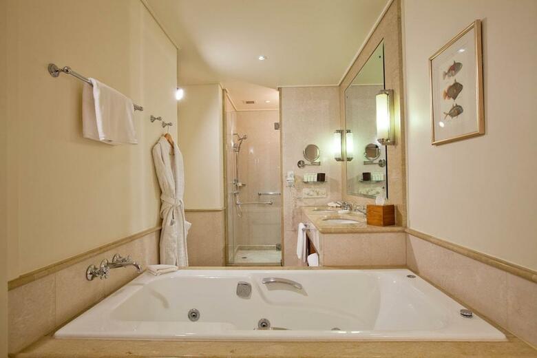 Pullman Reef Hotel Casino