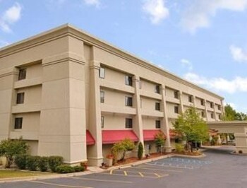 Hotel Baymont Inn And Suites Kalamazoo
