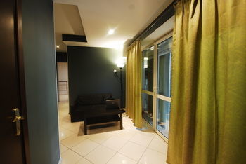 Albergue Landmark City Hotel
