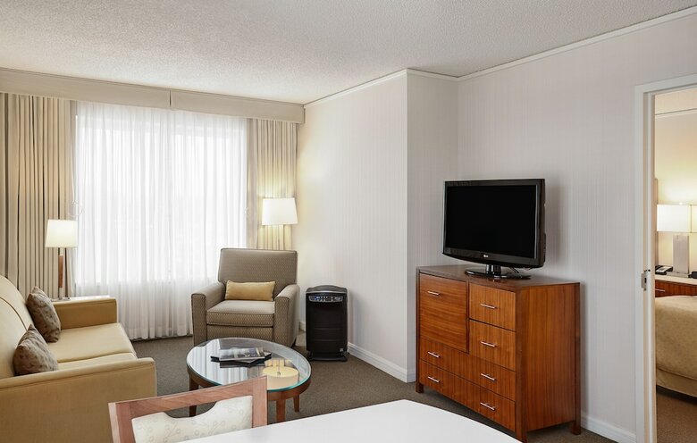 Intercontinental Suites Hotel Cleveland