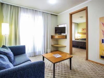 Hotel Astron Su�tes S�o Jos� Dos Pinhais