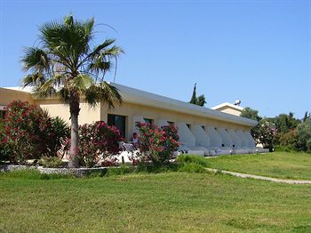 Natura Beach Hotel & Villas