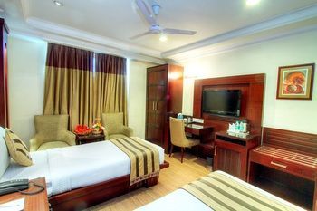 Parkland Hotel Defence Colony