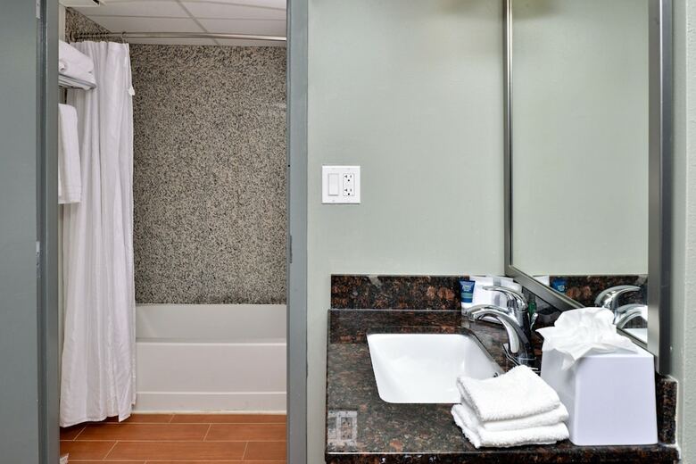 Hotel Quality Inn & Suites Oceanfront