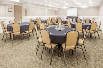 Hotel Baymont Inn & Suites Red Deer
