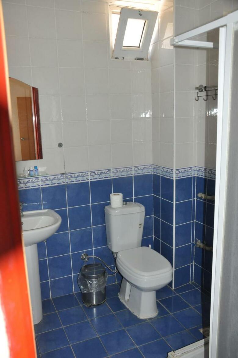 Basil's Apart Hotel