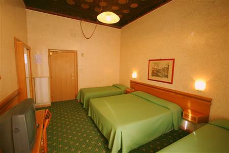 Hotel Embassy