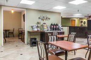Hotel Comfort Inn & Suites