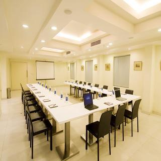 Hotel Avalon Courtyard Residences & Suites