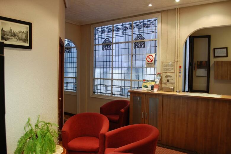 Hostal Avenida