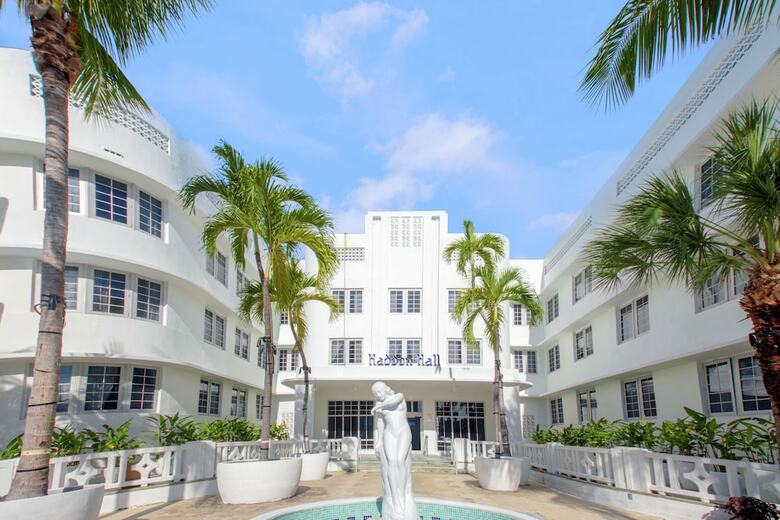 Hotel The Hall South Beach