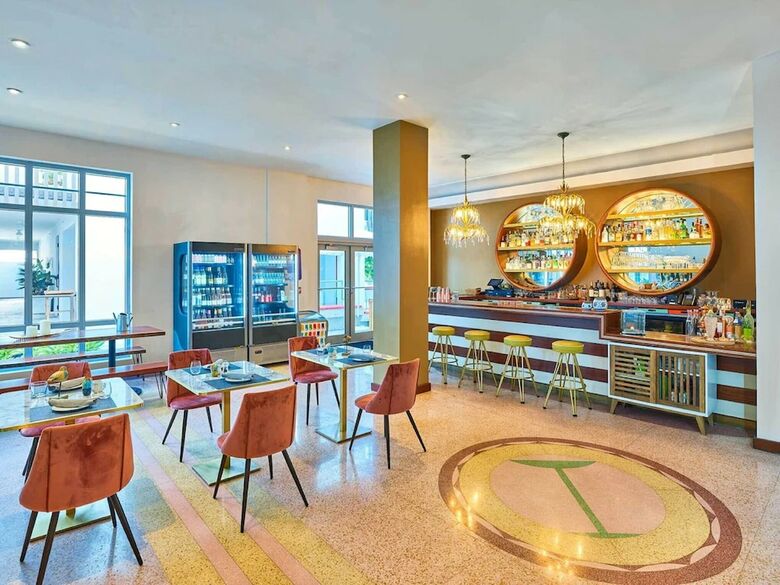 Hotel The Hall South Beach