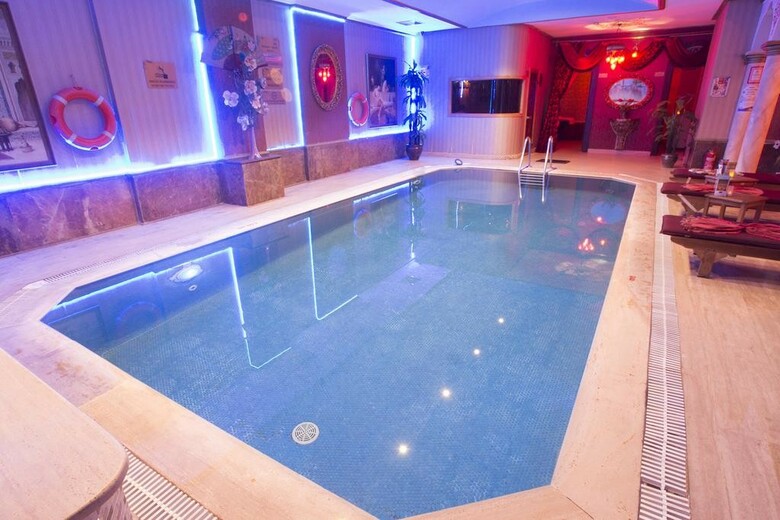 Nova Plaza Crystal Hotel & Spa
