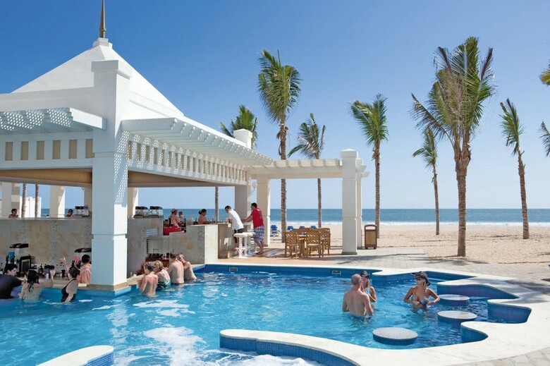 Hotel Riu Emerald Bay