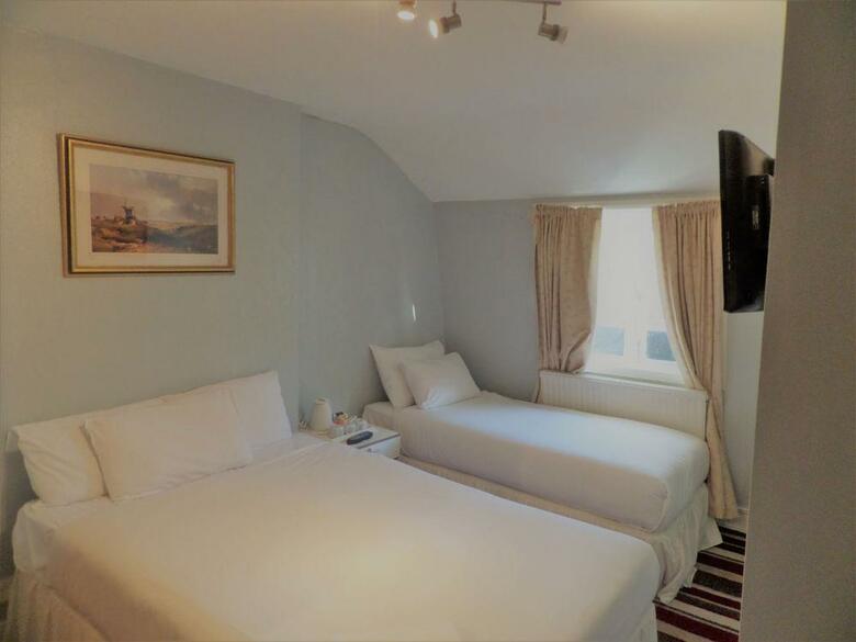 Lancaster Court Hotel