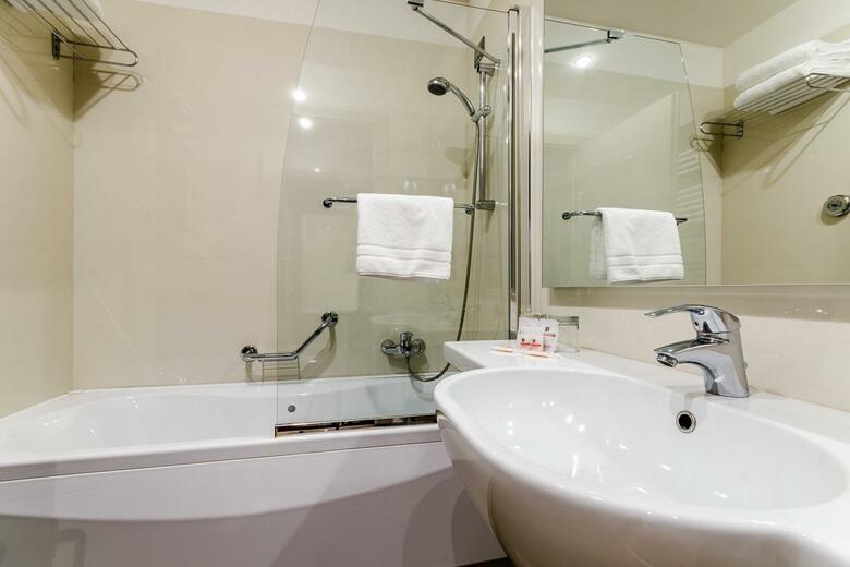 Smart Hotel Holiday