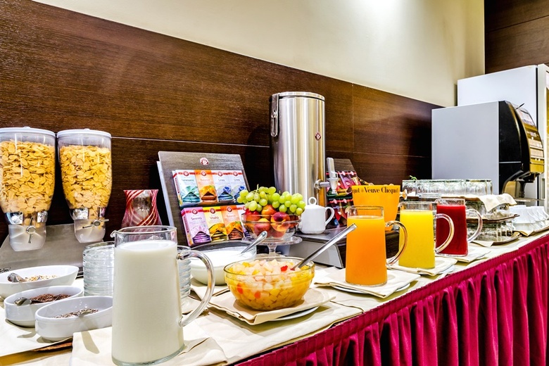 Smart Hotel Holiday