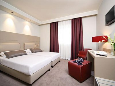 Smart Hotel Holiday