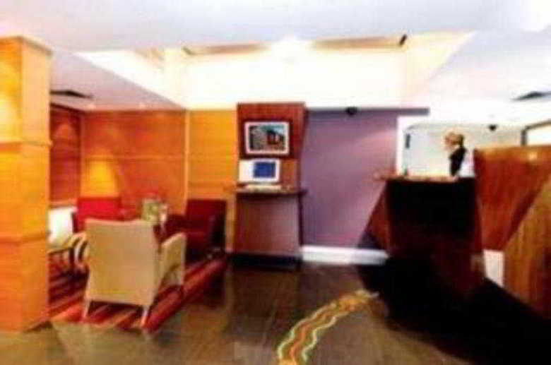 Hotel Quality Downtowner On Lygon