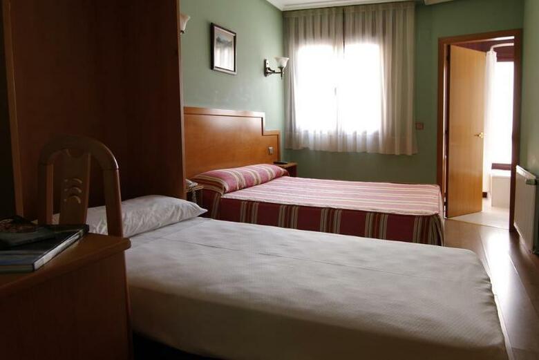 Hotel Carbayon II